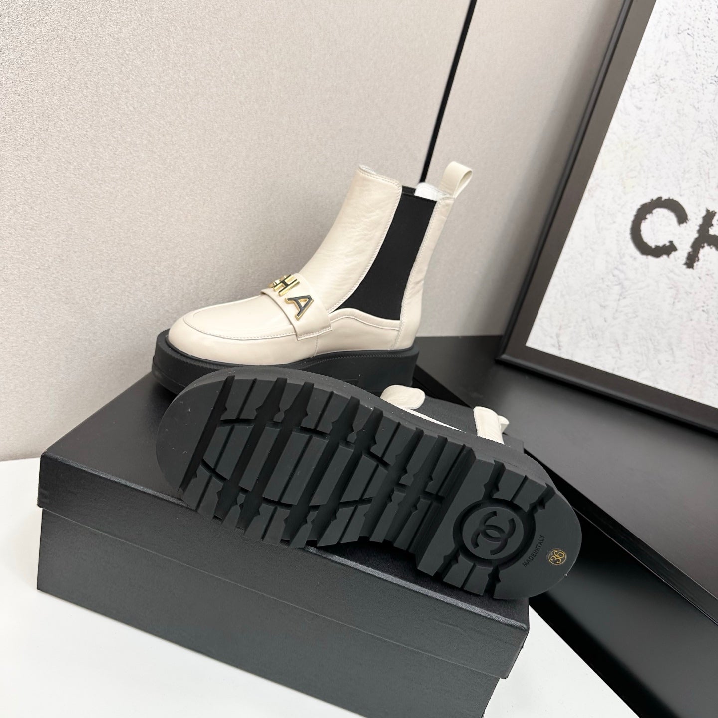 CHANEL 25S SHORT BOOTS IN WHITE CALFSKIN AND CANVAS - 35