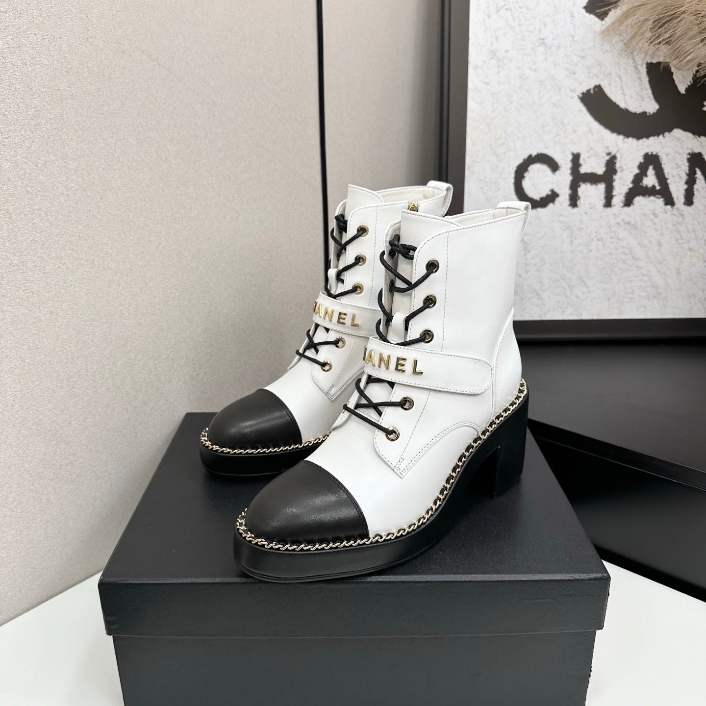 CHANEL 25S LACE-UP HEELED ANKLE BOOTS IN WHITE CALFSKIN - 35