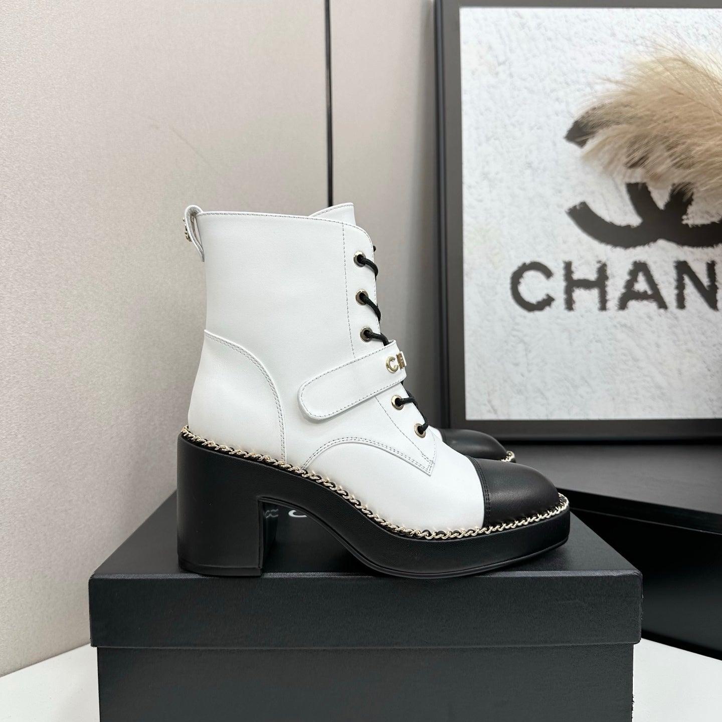 CHANEL 25S LACE-UP HEELED ANKLE BOOTS IN WHITE CALFSKIN - 35