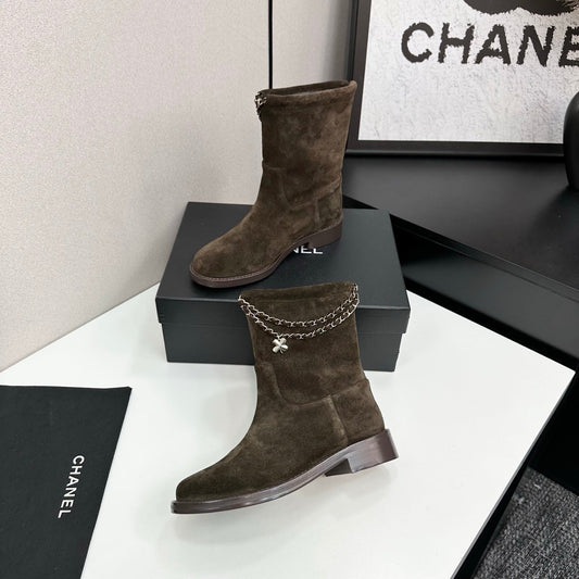 CHANEL 25S КОРОТКІ ЧОБОТИ З КОРИЧНЕВОЇ ЗАМШІ СРІБНА ФУРНІТУРА - 35