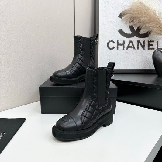 CHANEL 25S ELASTIC CHELSEA BOOTS IN BLACK CALFSKIN - 35