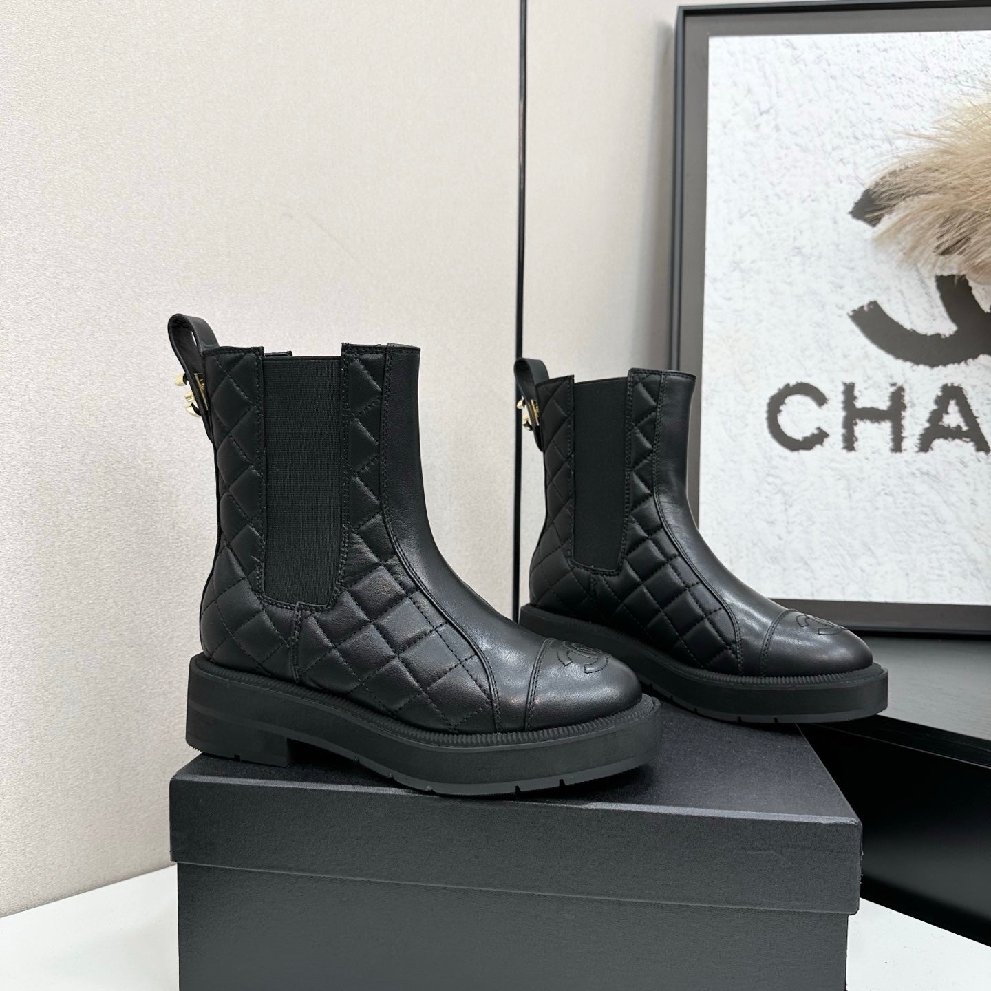 CHANEL 25S ELASTIC CHELSEA BOOTS IN BLACK CALFSKIN - 35