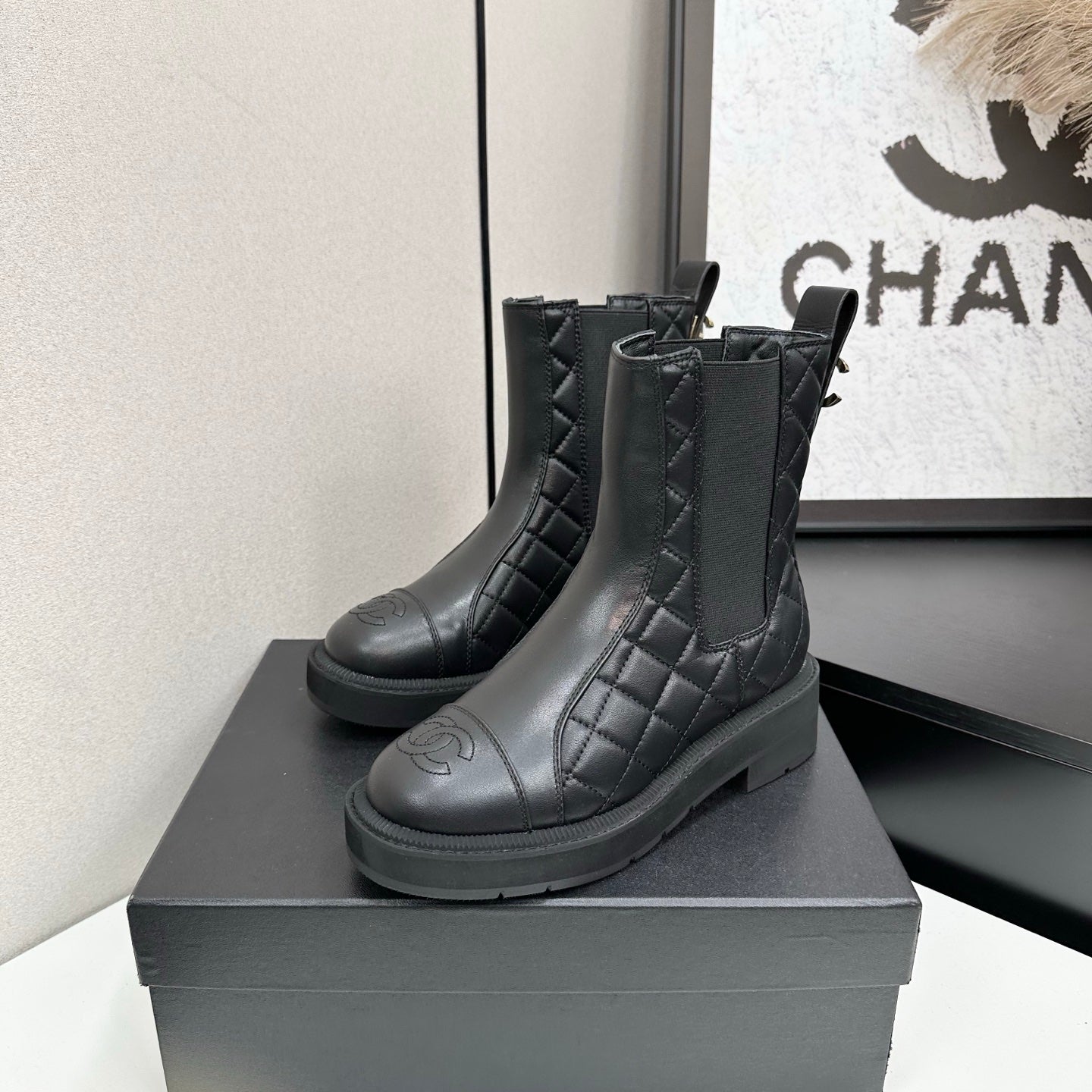 CHANEL 25S ELASTIC CHELSEA BOOTS IN BLACK CALFSKIN - 35