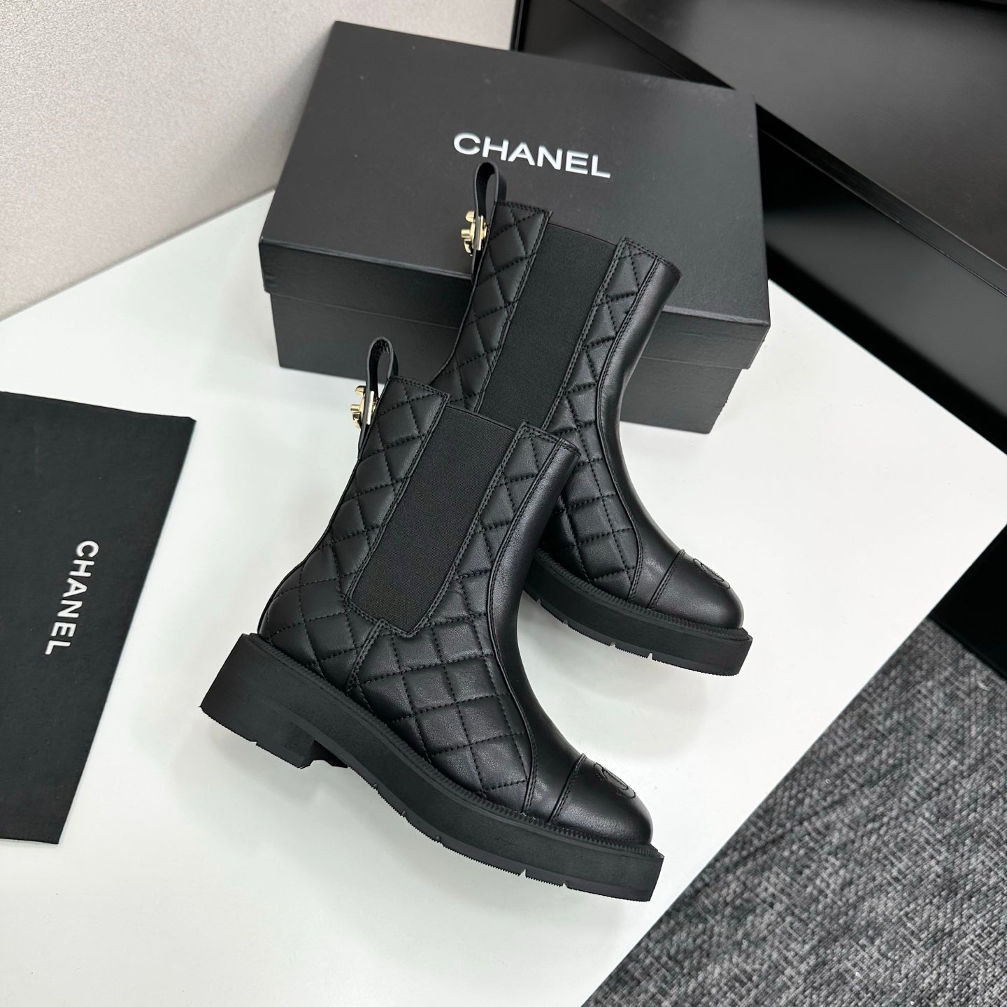 CHANEL 25S ELASTIC CHELSEA BOOTS IN BLACK CALFSKIN - 35