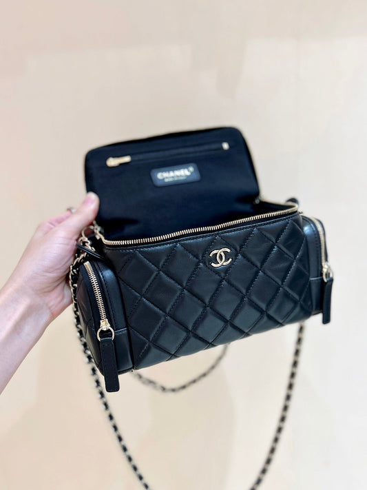 CHANEL 25S КОСМЕТИЧКА 23 З ЧОРНОЇ ШКІРИ ЯГНЯТИ