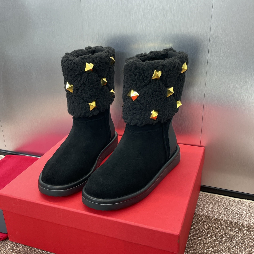 ANKLE STUDDED BOOTS IN BLACK SUEDE AND SHEARLING LINING - 35