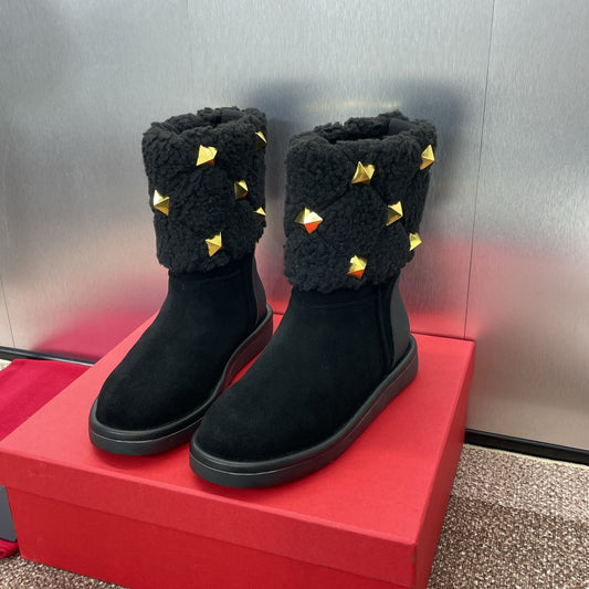 ANKLE STUDDED BOOTS IN BLACK SUEDE AND SHEARLING LINING - 35