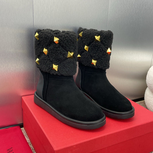 ANKLE STUDDED BOOTS IN BLACK SUEDE AND SHEARLING LINING - 35