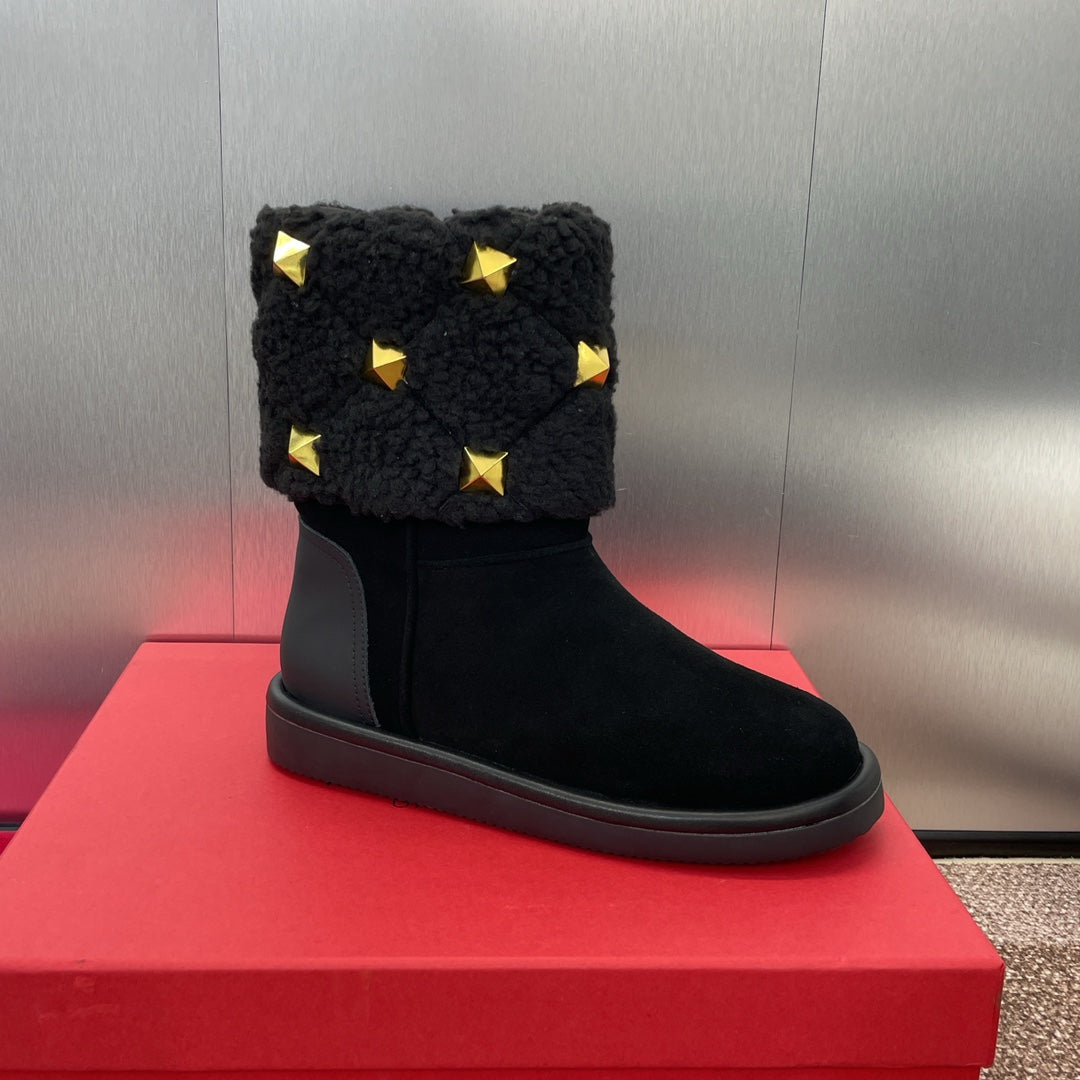 ANKLE STUDDED BOOTS IN BLACK SUEDE AND SHEARLING LINING - 35