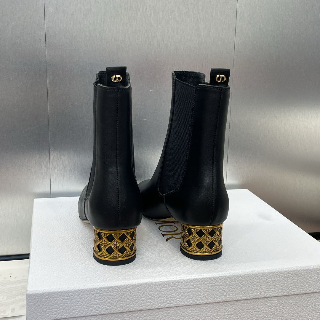 DIOR 25S ANKLE BOOT IN BLACK CALFSKIN - 34