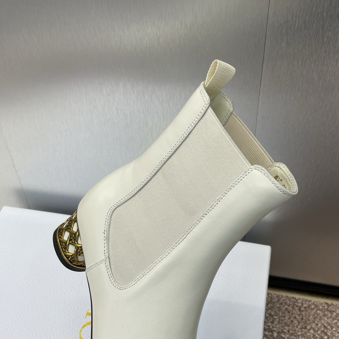 DIOR 25S ANKLE BOOT IN WHITE CALFSKIN - 34