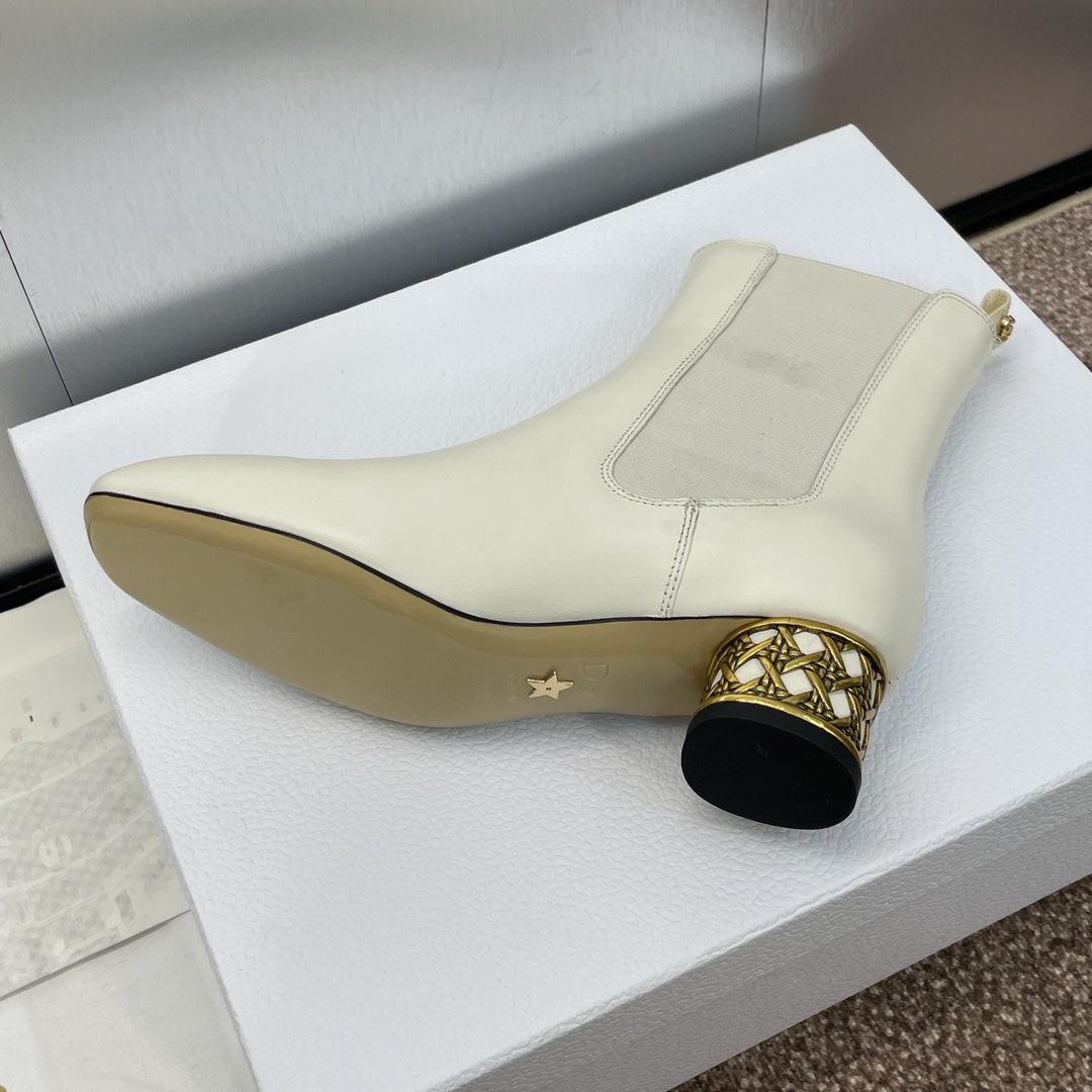 DIOR 25S ANKLE BOOT IN WHITE CALFSKIN - 34