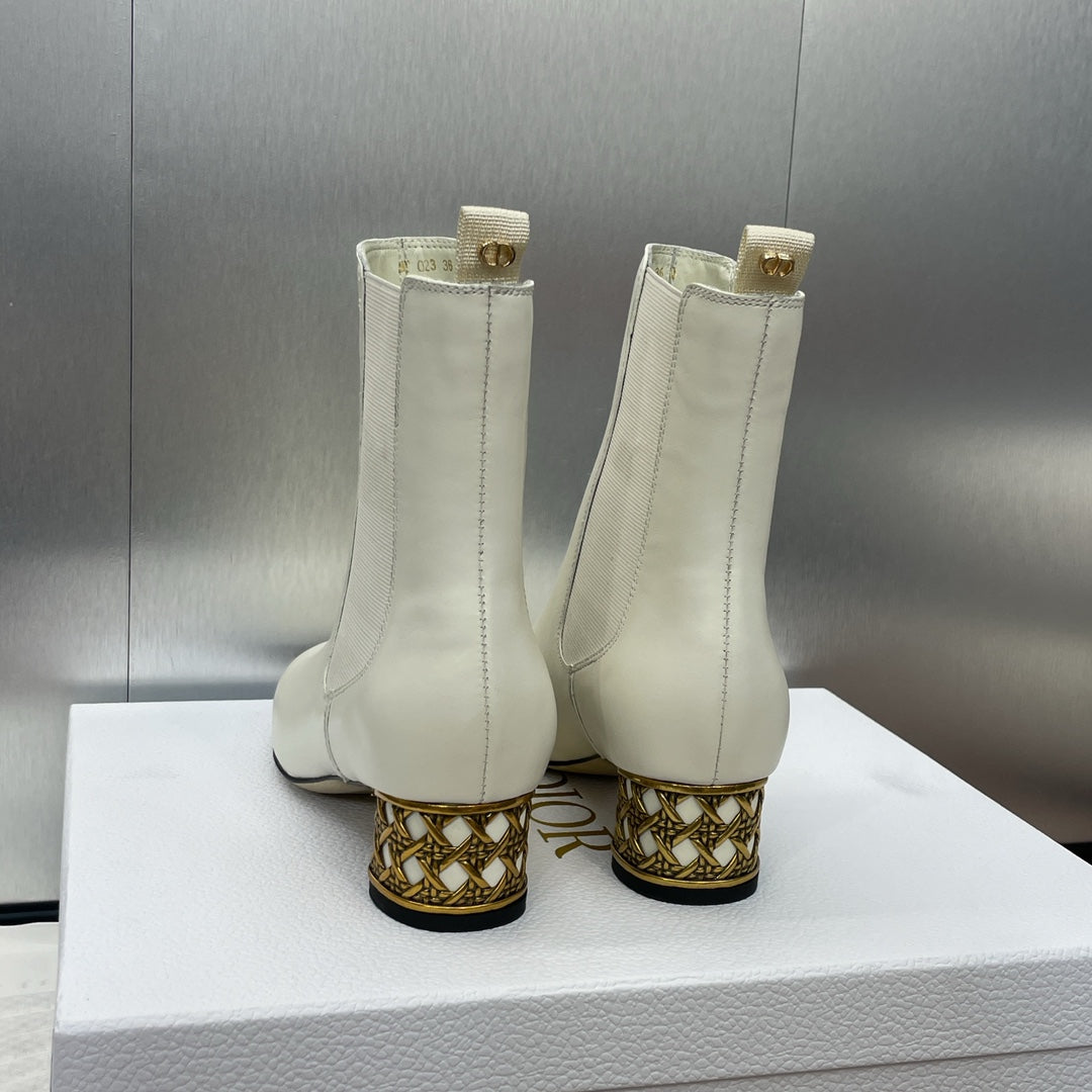 DIOR 25S ANKLE BOOT IN WHITE CALFSKIN - 34