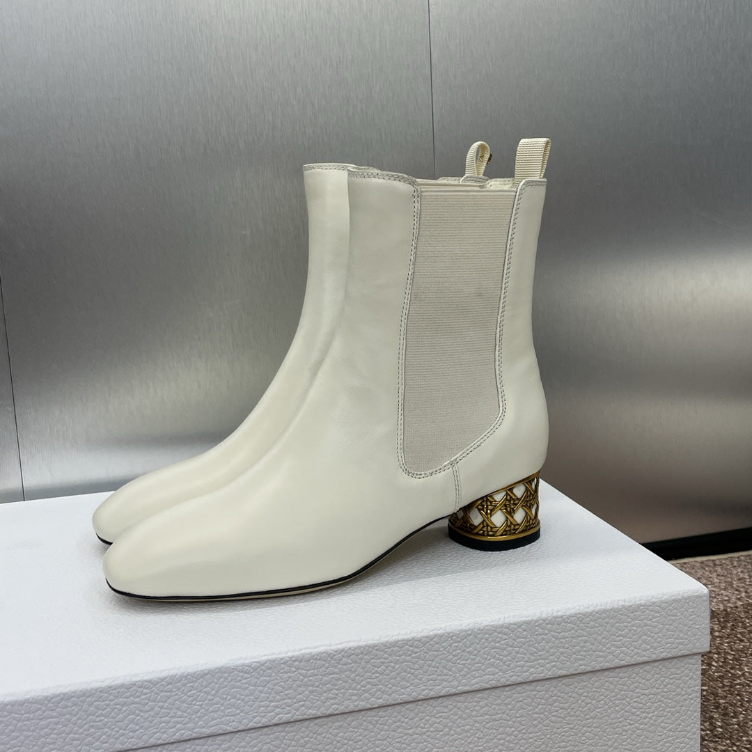 DIOR 25S ANKLE BOOT IN WHITE CALFSKIN - 34