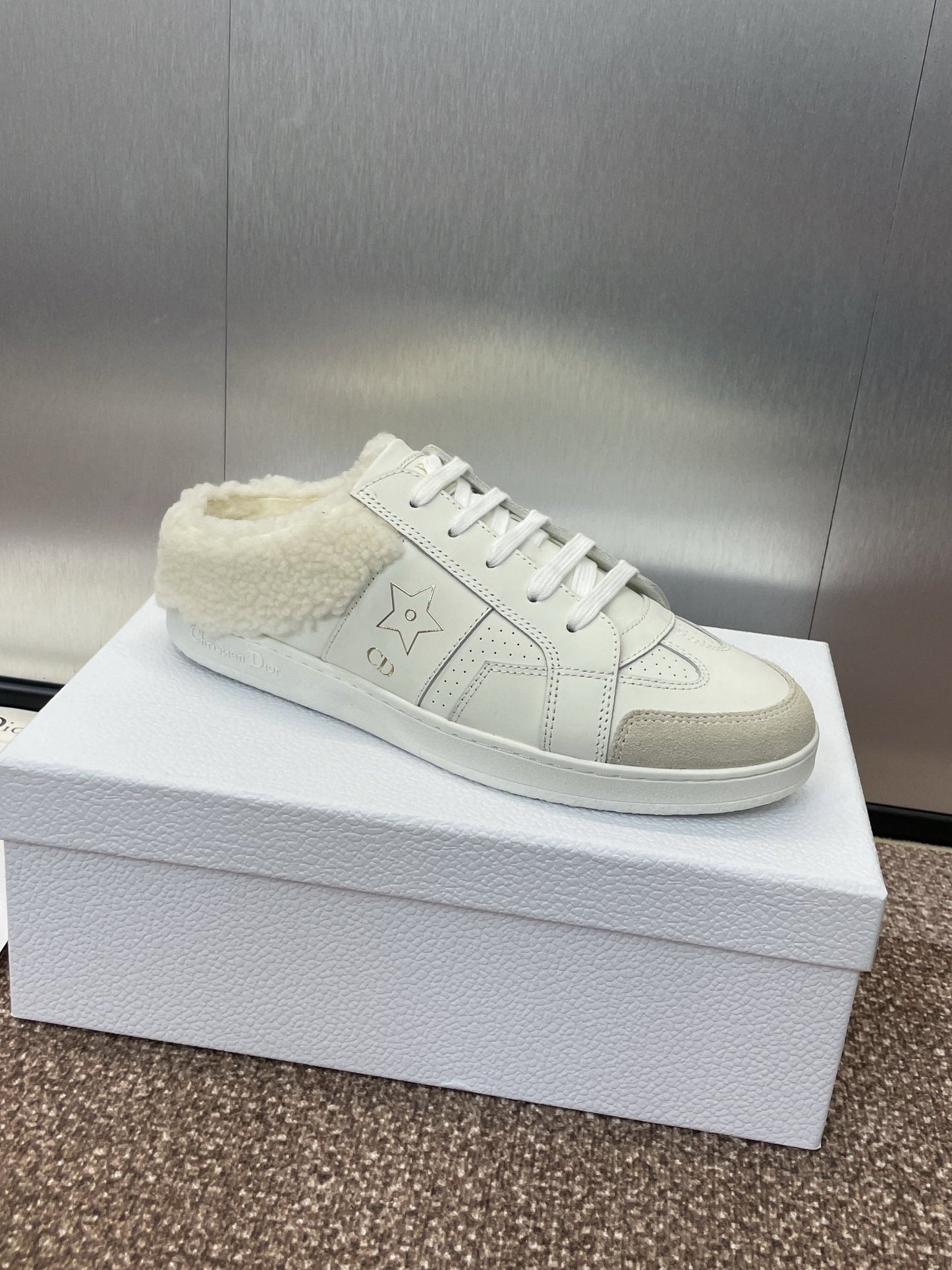 STAR SNEAKER IN WHITE CALFSKIN AND SHEARLING - 35