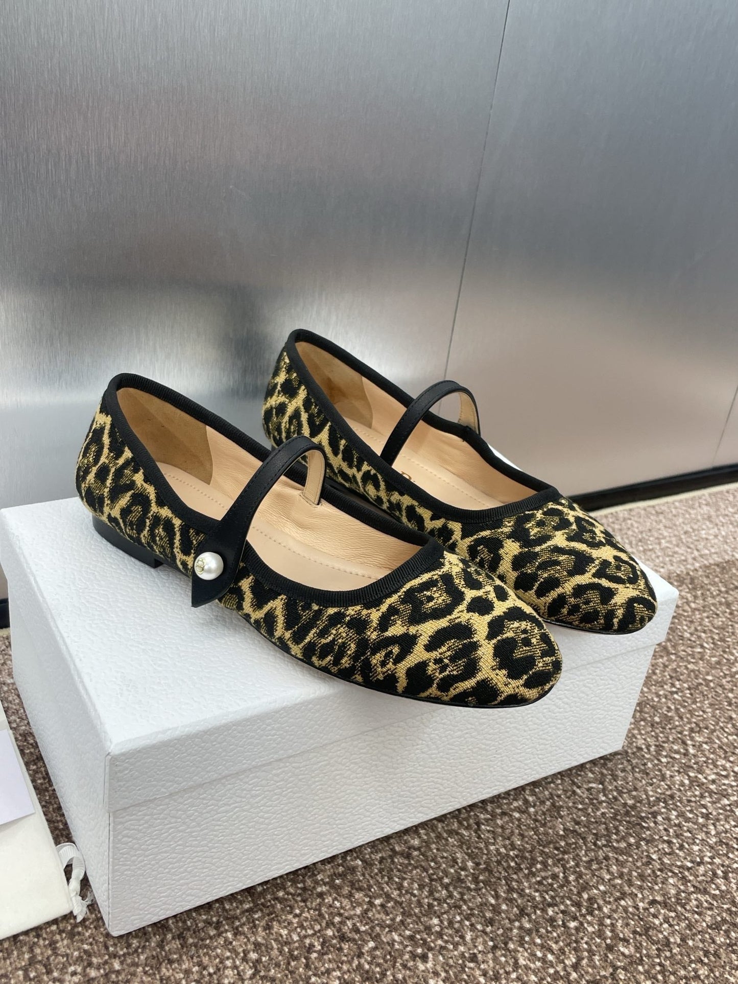 BALLET FLAT CAMEL PONY HAIR CALFSKIN WITH BROWN LEOPARD MOTIF - 34