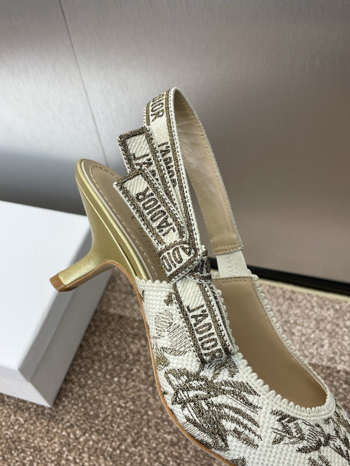 J'ADIOR HIGH SLINGBACK PUMP WHITE AND GOLD-TONE MILLEFIORI JACQUARD 65 MM - 33