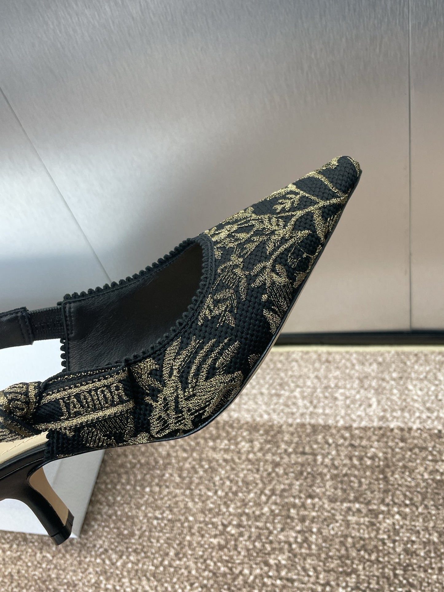 J'ADIOR HIGH SLINGBACK PUMP BLACK AND GOLD-TONE MILLEFIORI JACQUARD 65 MM - 33