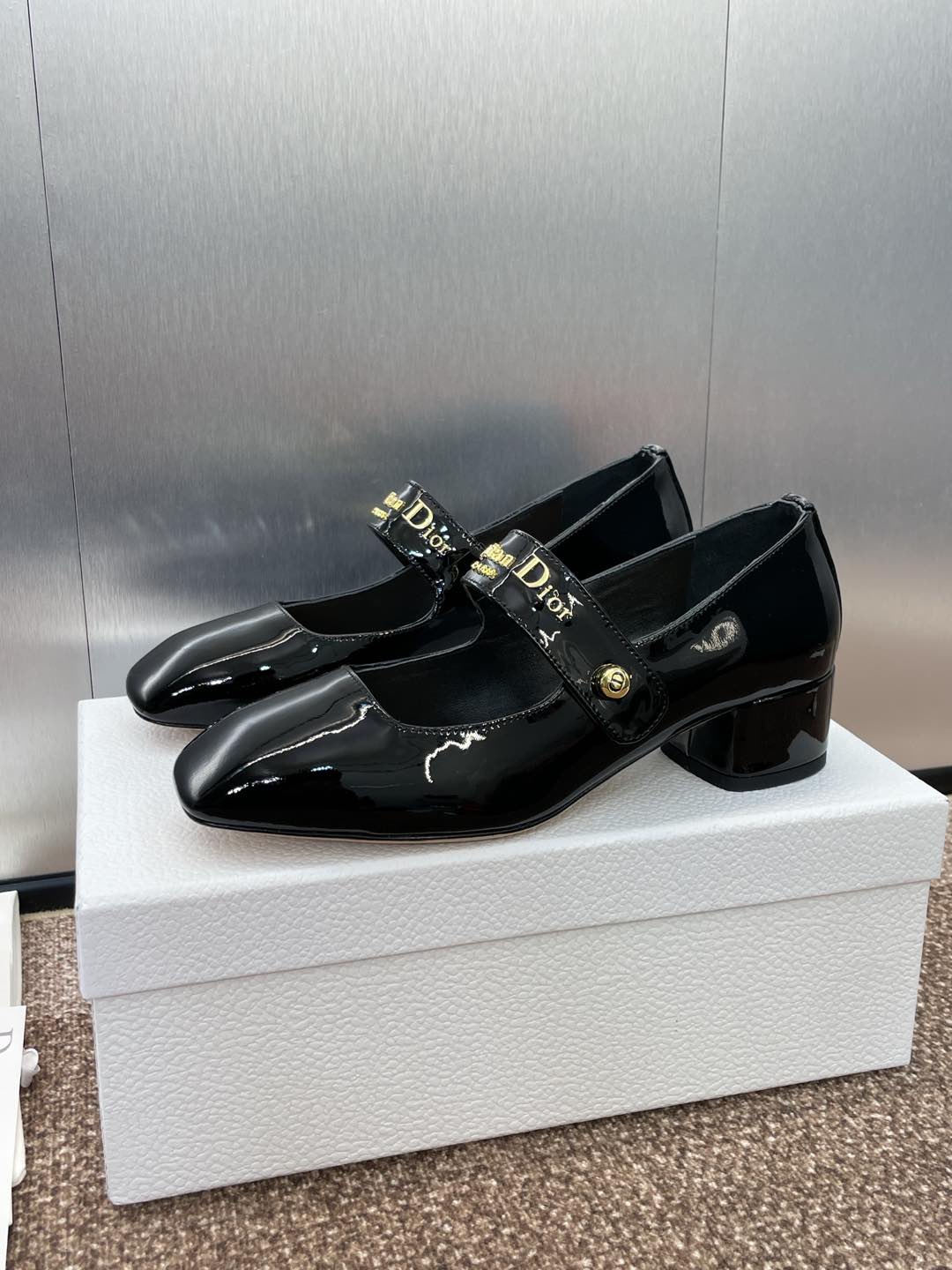 MEDIUM 35 MM HEEL PUMP IN BLACK PATENT CALFSKIN - 34