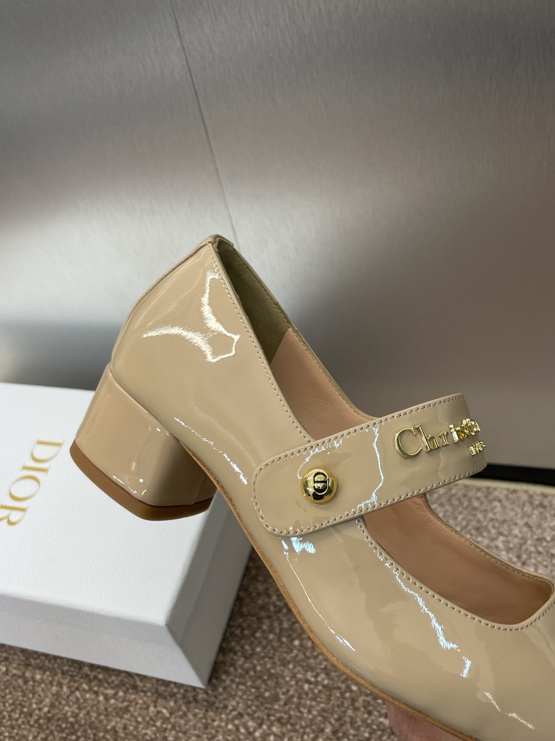 MEDIUM 35 MM HEEL PUMP IN CAMEL BEIGE PATENT CALFSKIN - 34