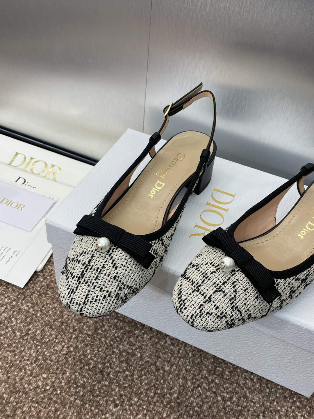 SLINGBACK PUMP IN WHITE MIX BLACK EMBROIDERED CANNAGE TWEED 35 MM - 34