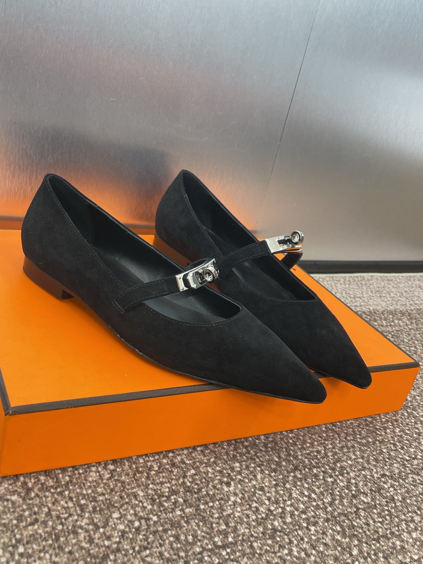 KIARA FLAT PUMP IN BLACK SUEDE - 35