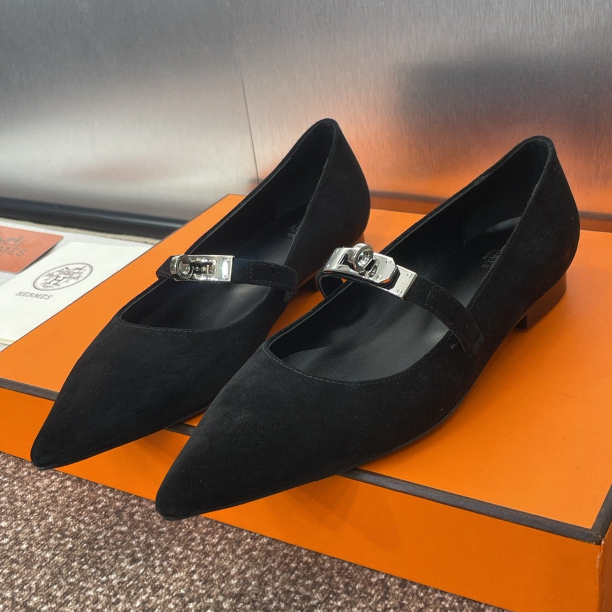 KIARA FLAT PUMP IN BLACK SUEDE - 35