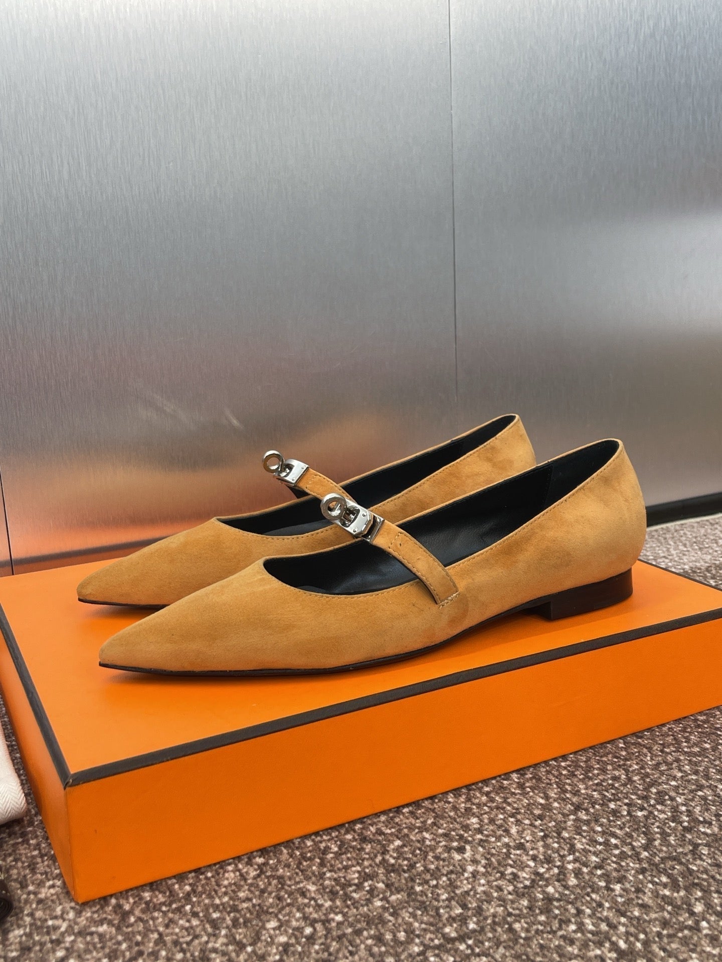 KIARA FLAT PUMP IN BRONZE BROWN SUEDE - 35
