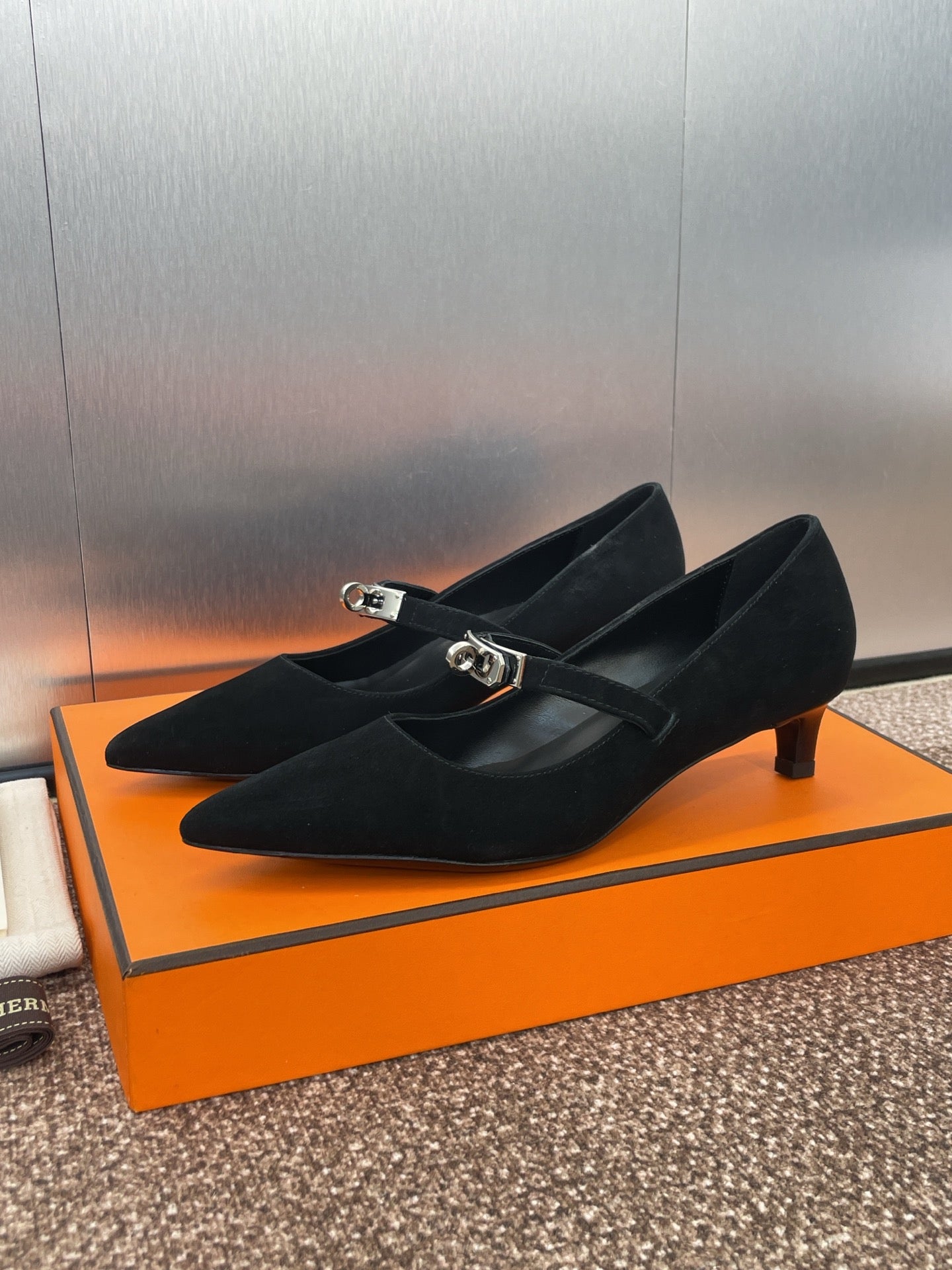 KIARA 40 MM PUMP IN BLACK SUEDE - 35