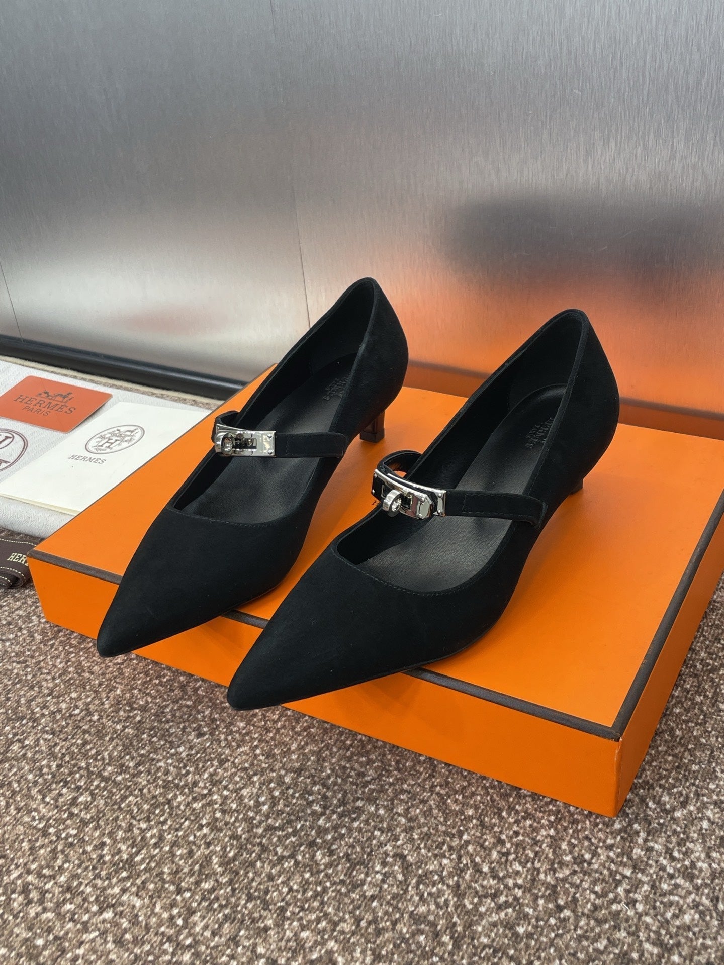 KIARA 40 MM PUMP IN BLACK SUEDE - 35