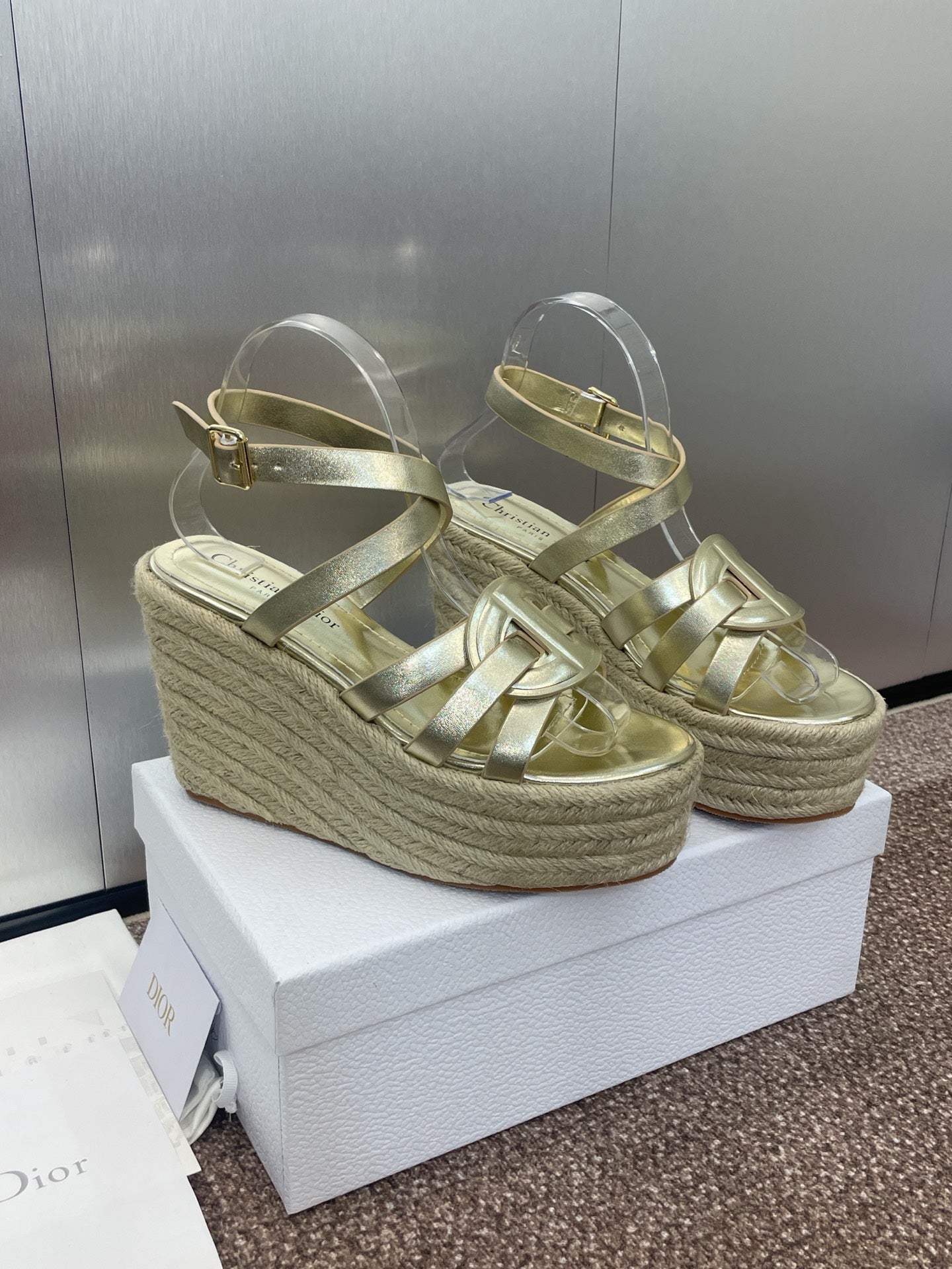 D-CLUB 25S HIGH HEEL WEDGE 100MM IN GOLD GLOSSY CALFSKIN RAFFIA SOLE - 34