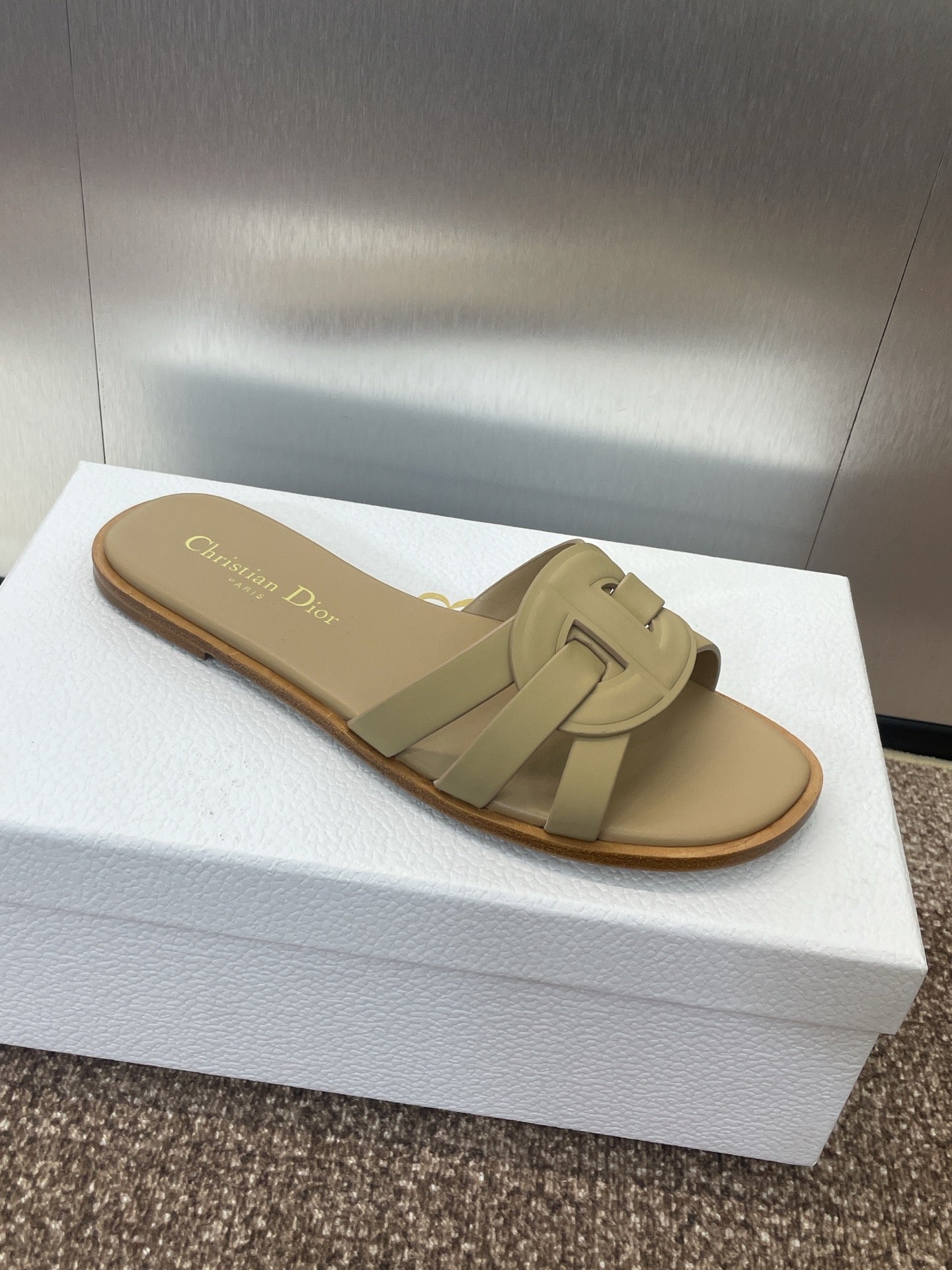 D-CLUB SLIDE SANDAL 25S IN GOLDEN BEIGE CALFSKIN - 34