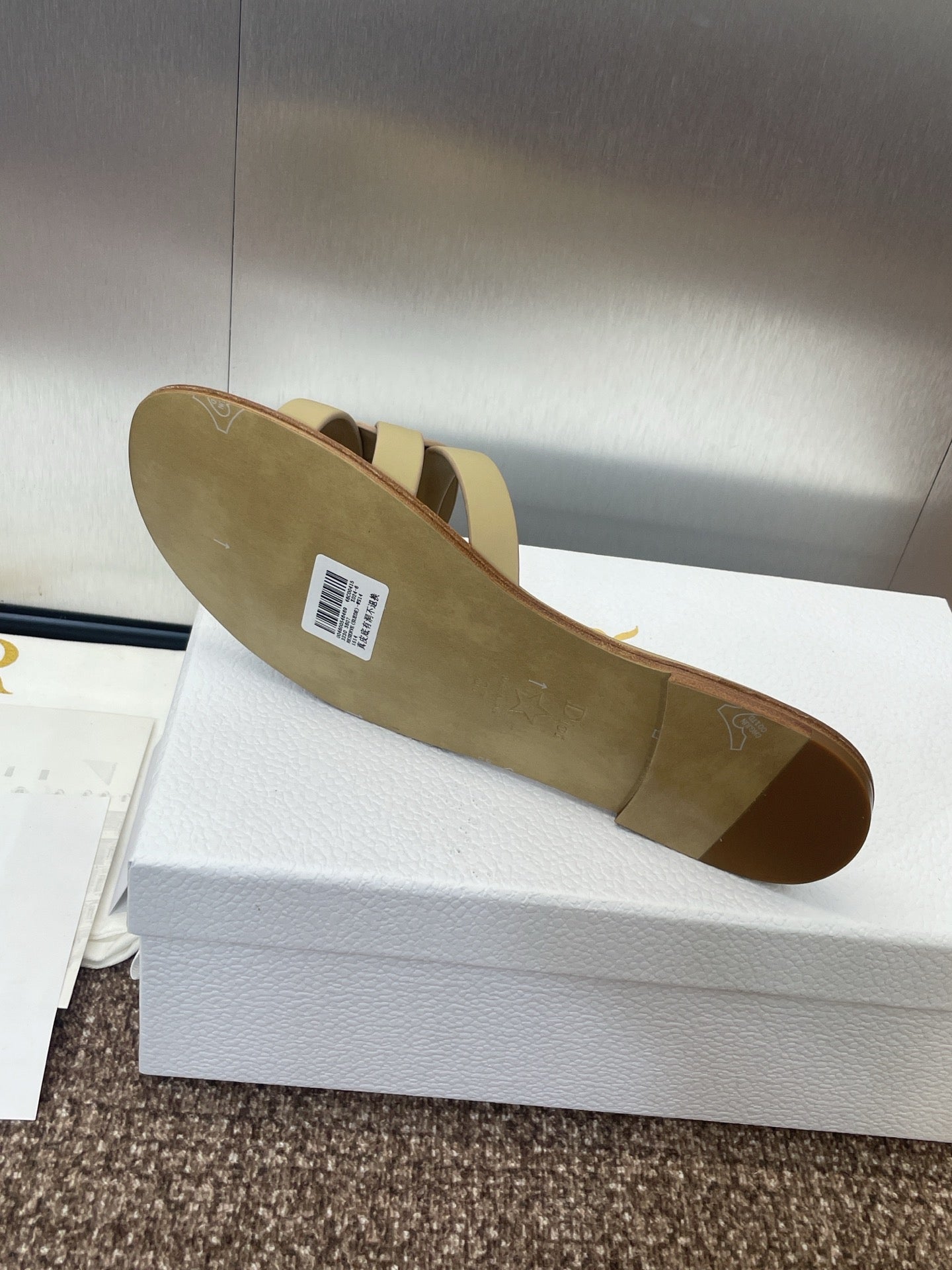 D-CLUB SLIDE SANDAL 25S IN GOLDEN BEIGE CALFSKIN - 34