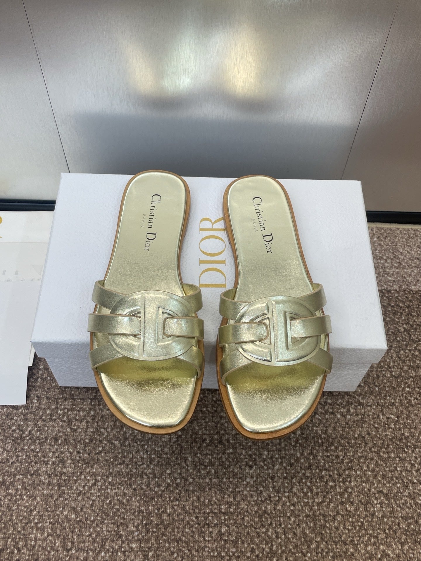 D-CLUB SLIDE SANDAL 25S IN GOLD GLOSSY CALFSKIN - 34
