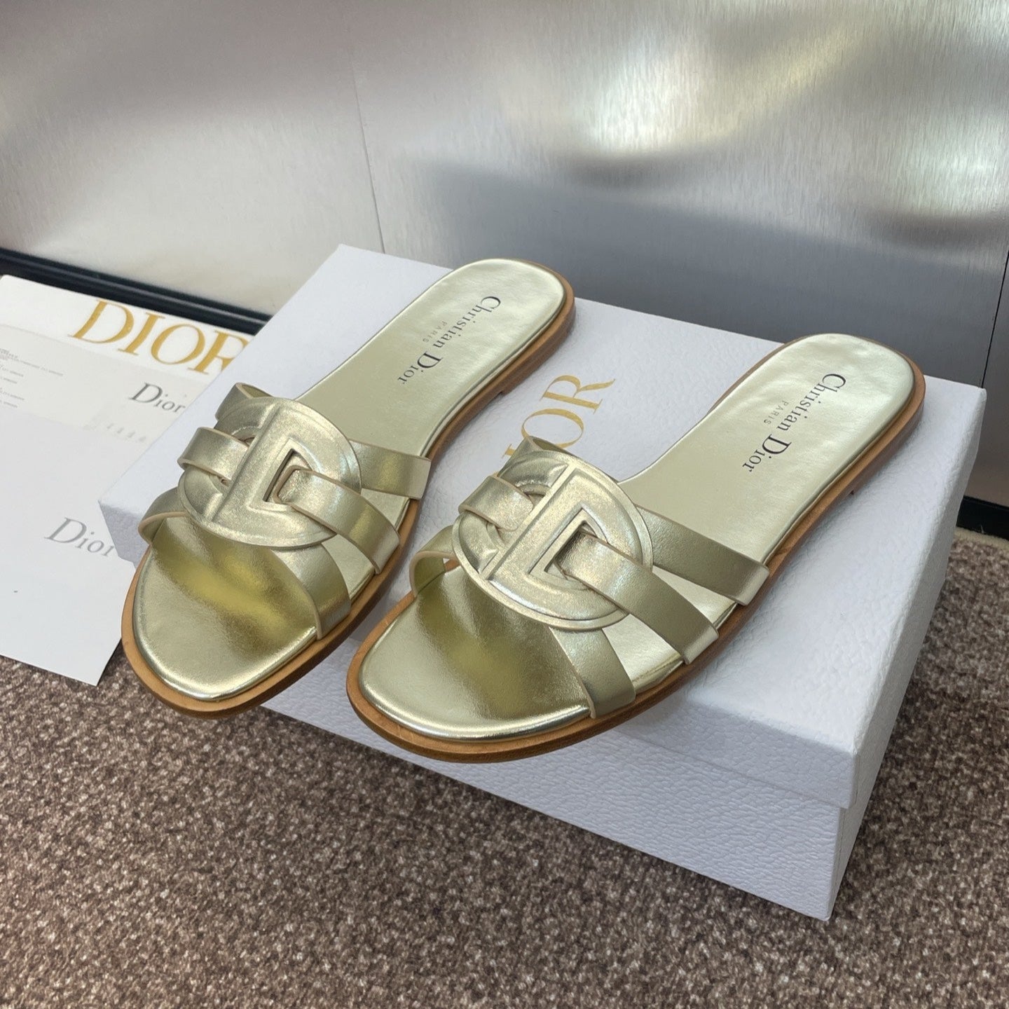 D-CLUB SLIDE SANDAL 25S IN GOLD GLOSSY CALFSKIN - 34
