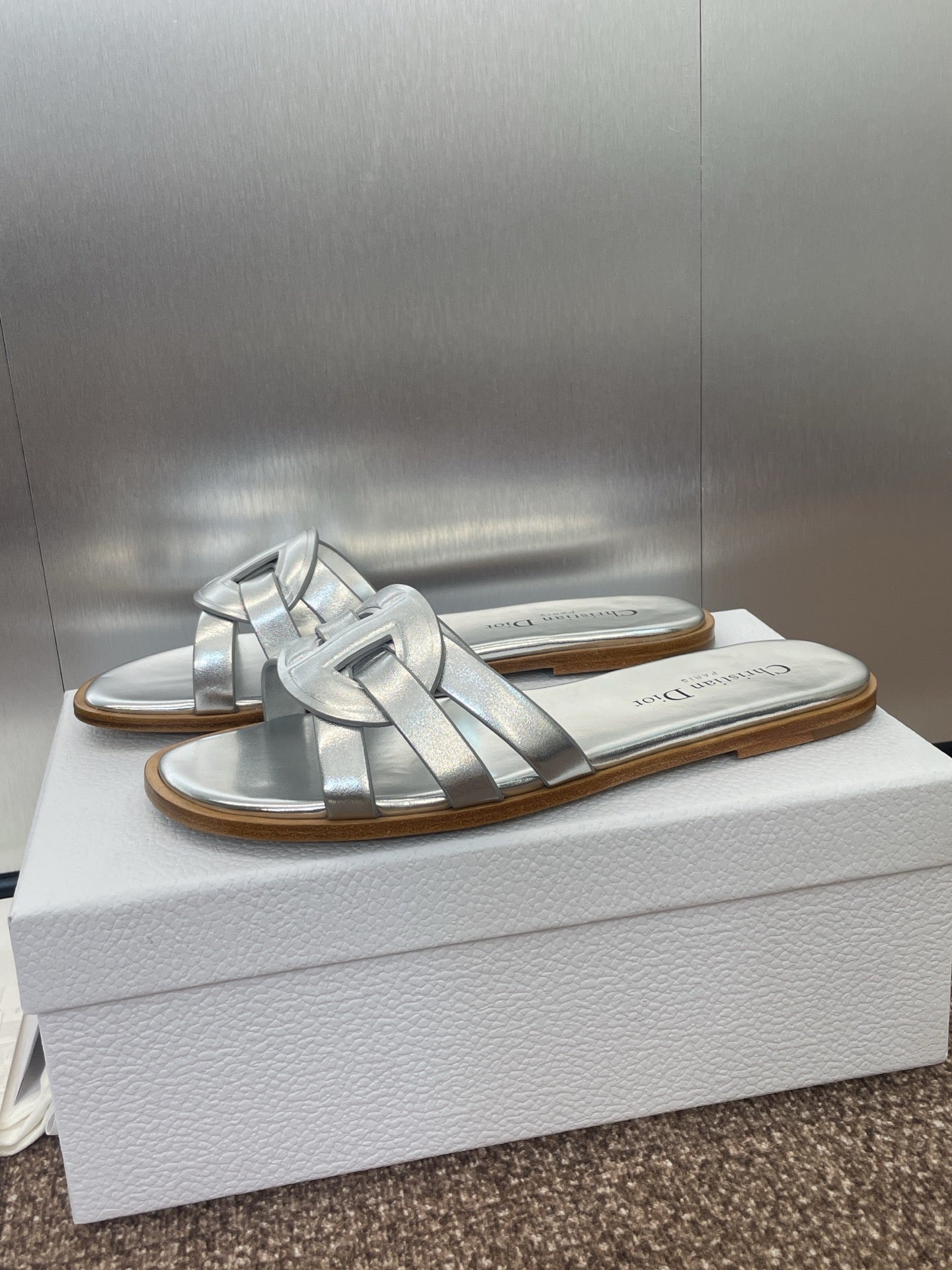 D-CLUB SLIDE SANDAL 25S IN SILVER GLOSSY CALFSKIN - 34