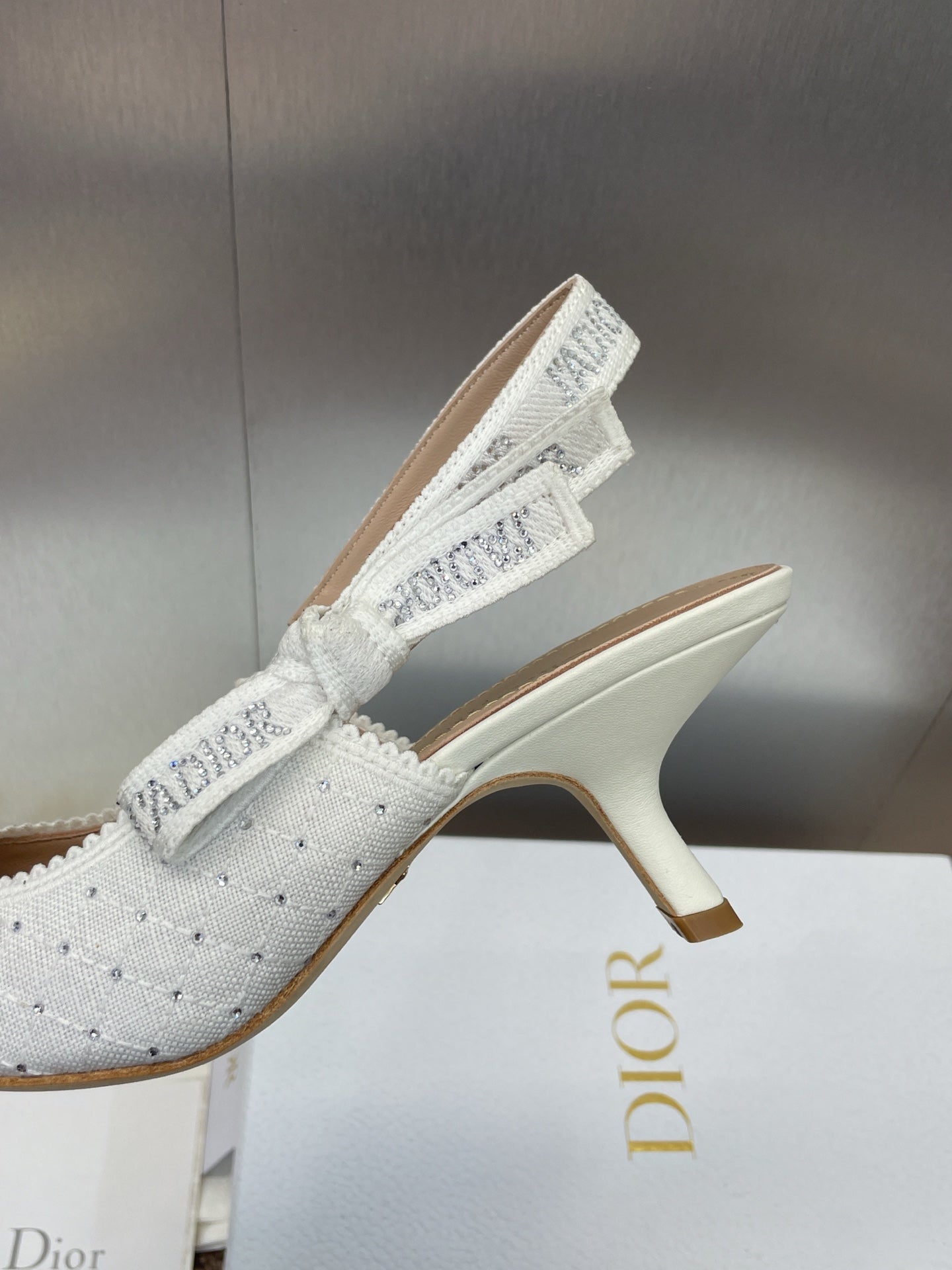J'ADIOR SLINGBACK 25S PUMP 65MM IN WHITE FABRIC EMBOSSED CRYSTAL - 33