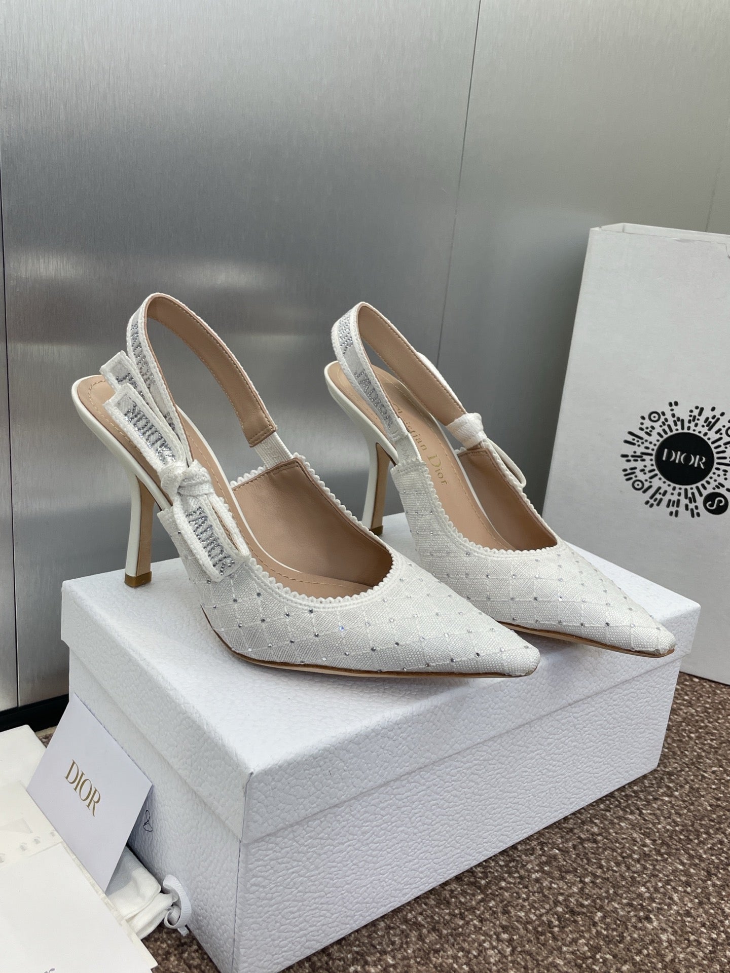 J'ADIOR SLINGBACK 25S PUMP 95MM IN WHITE FABRIC EMBOSSED CRYSTAL - 33