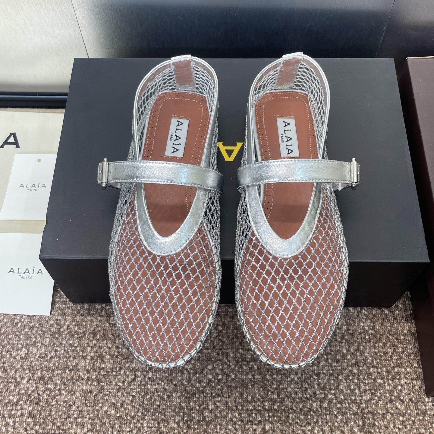 ALAIA MARY JANE FLAT 25S IN SILVER MESH CALFSKIN - 34