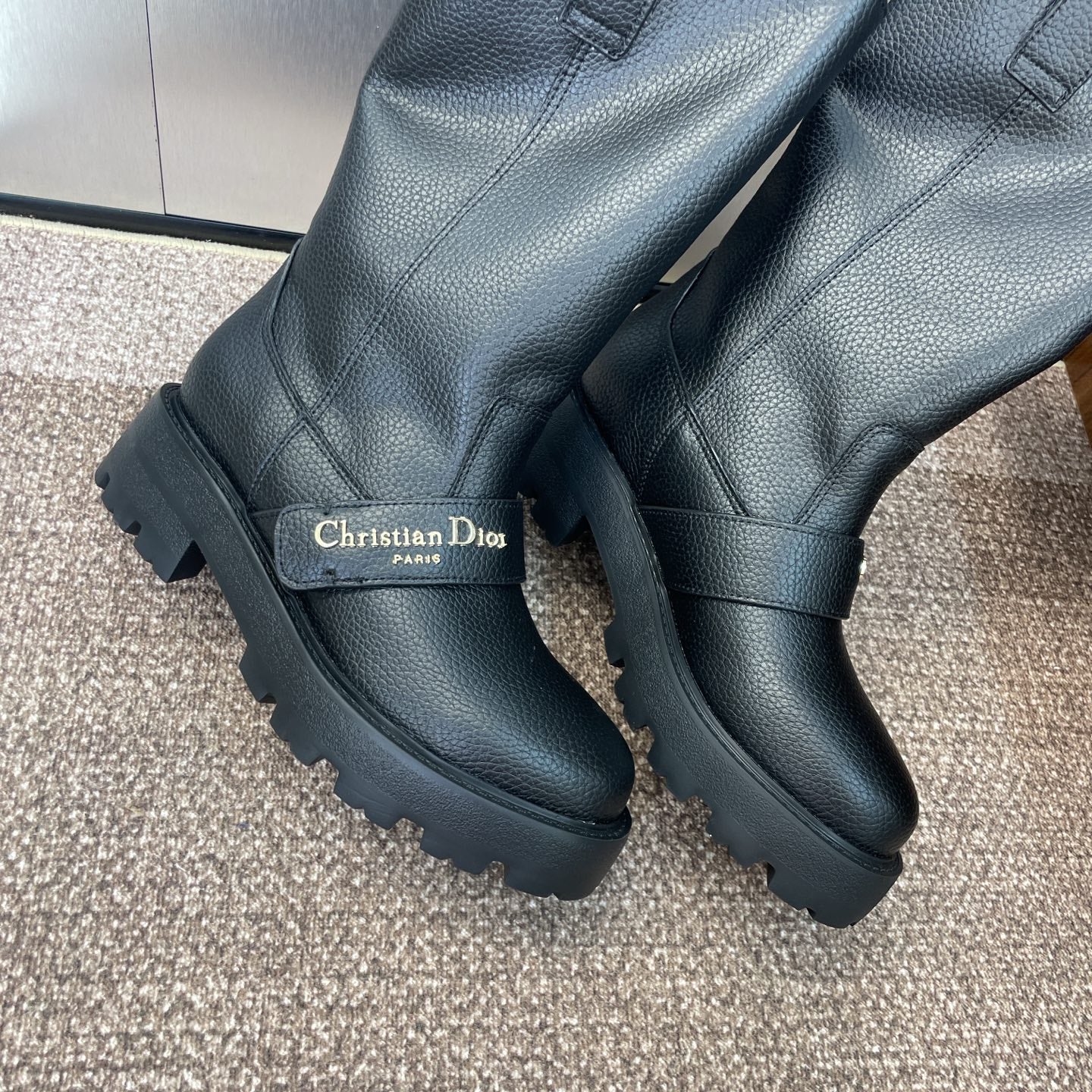 DIOR 25S D-QUEST BOOT 45MM IN BLACK GRAINED CALFSKIN - 35