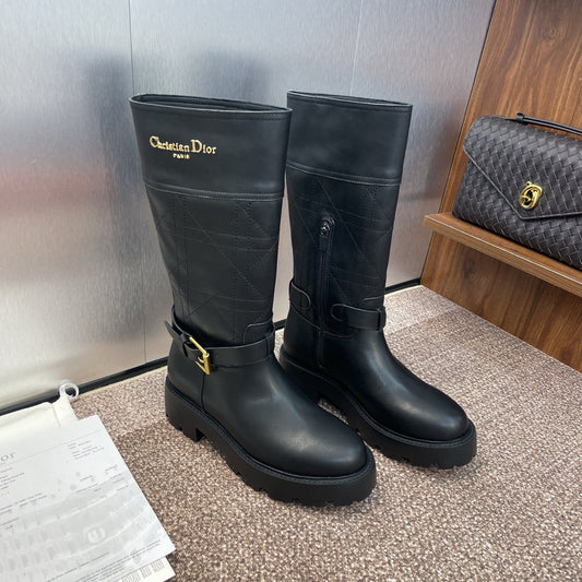DIOR 25S D-TOWN BOOT 45MM IN BLACK CALFSKIN WITH EMBROIDERED CANNAGE MOTIF - 35