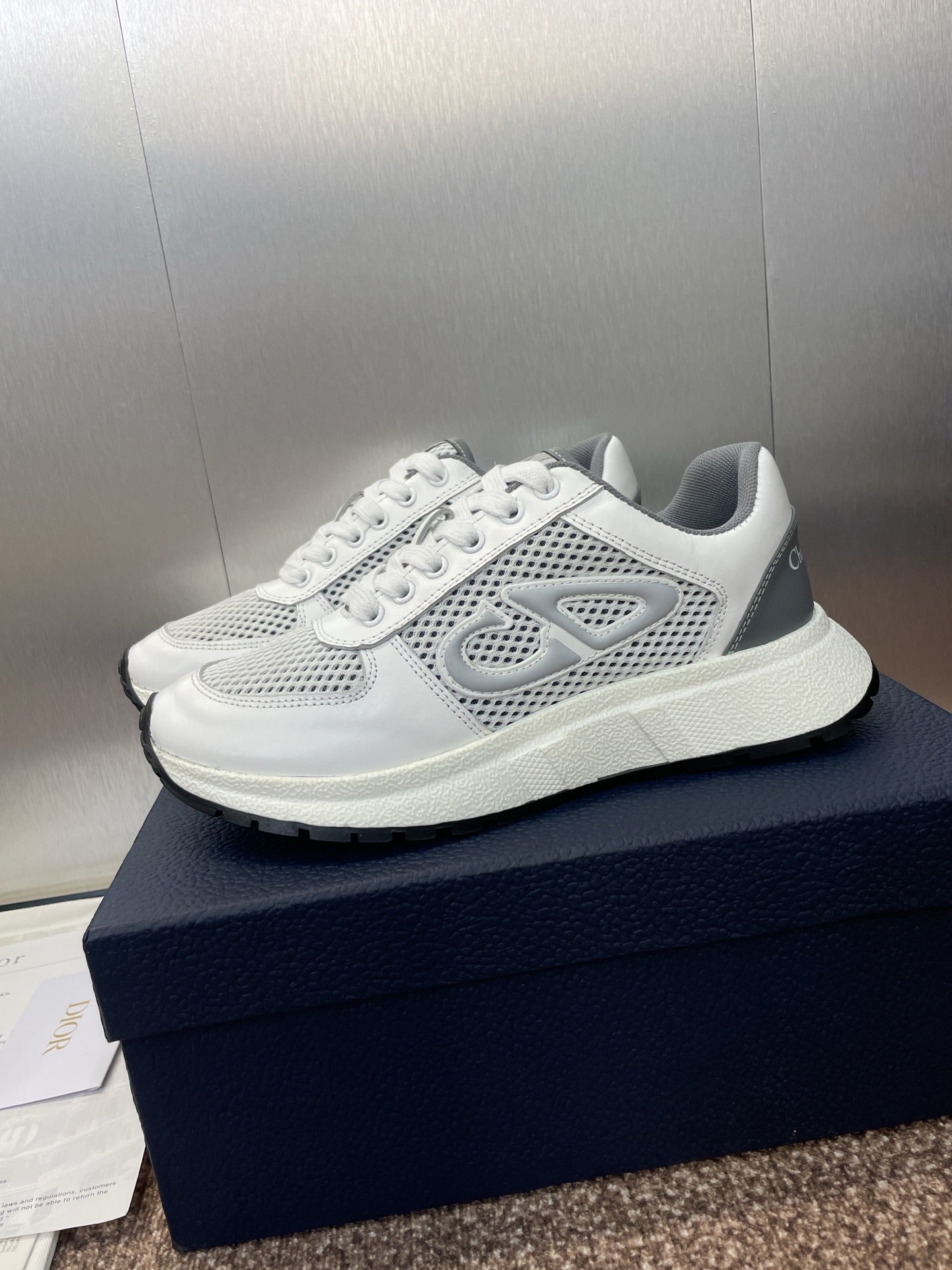 DIOR 25S D-RUN'N COUPLE SNEAKERS IN WHITE GRAY CALFSKIN AND MESH - 35