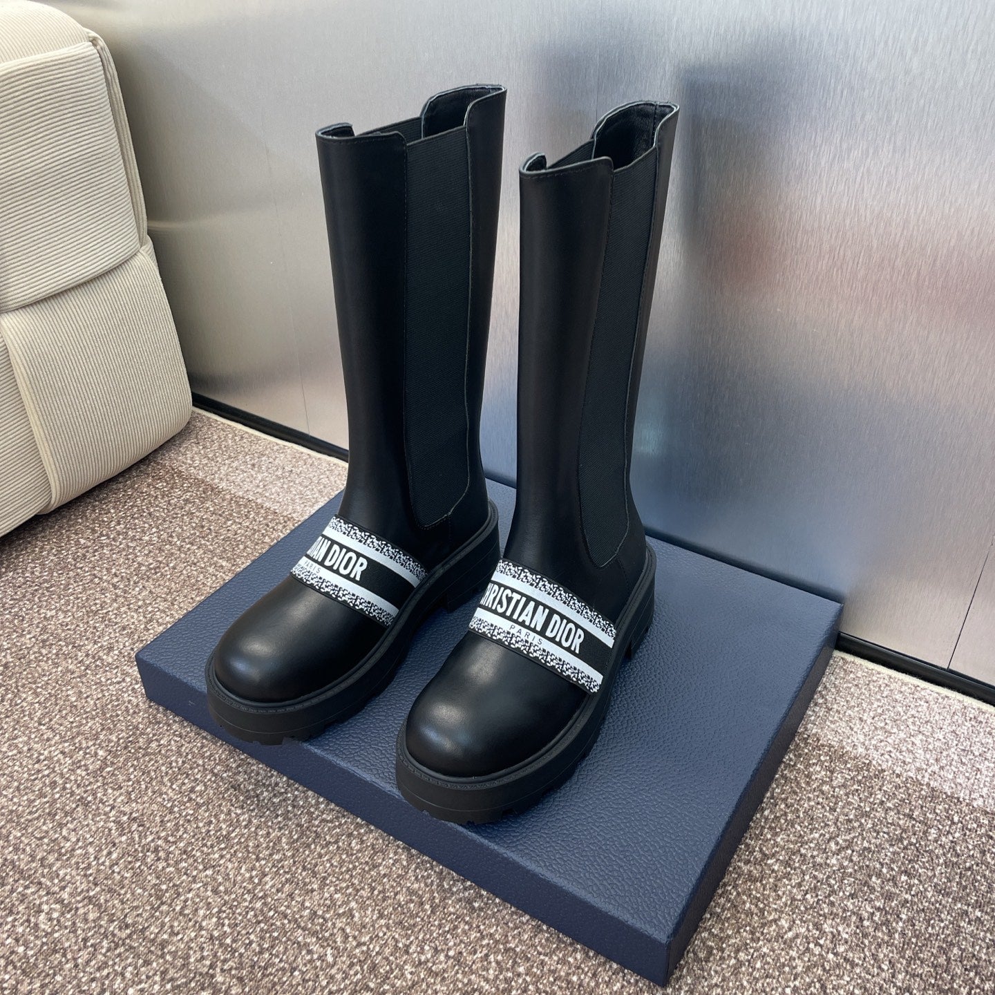 DIOR 25S D-QUEST TALL CHELSEA BOOTS 45MM IN BLACK CALFSKIN - 35