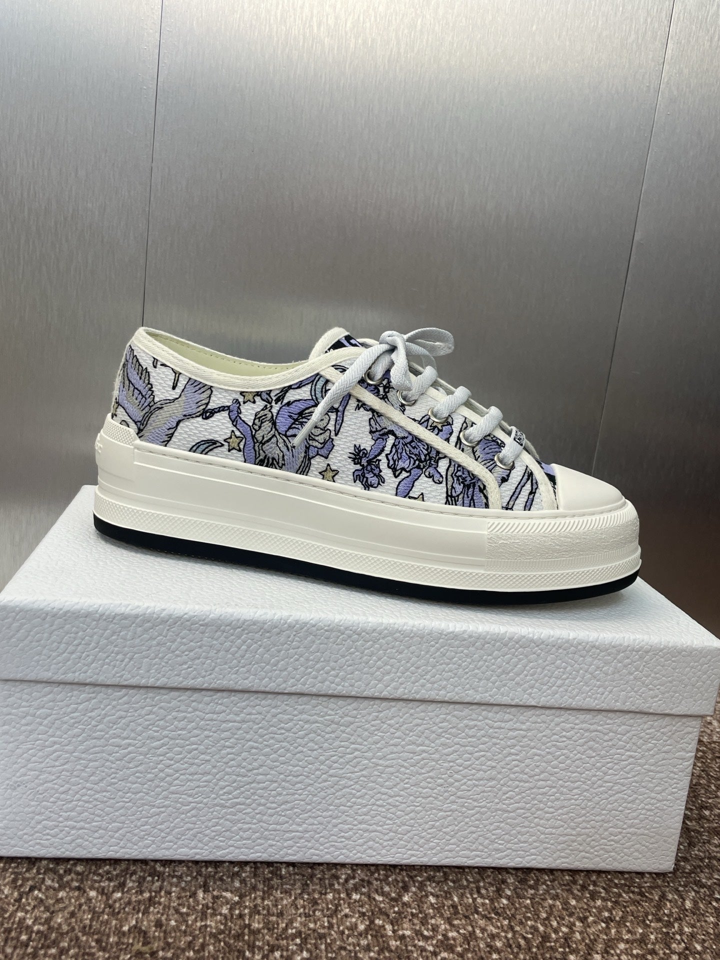 DIOR 25S WALK'N' SNEAKER IN BLUE TOILE DE JOUY EMBROIDERED COTTON - 35