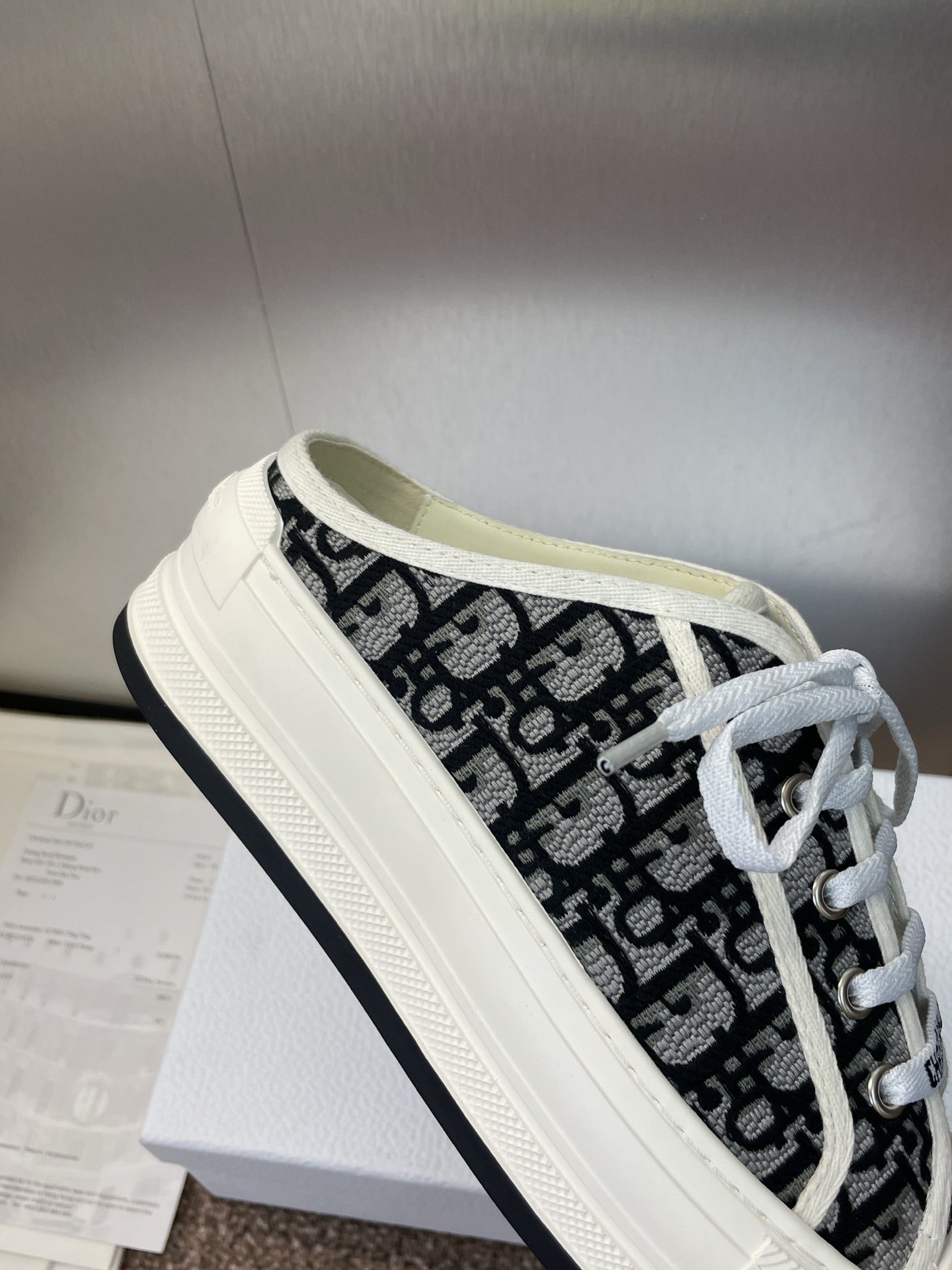 DIOR 25S WALK'N' SNEAKER IN BLACK WHITE OBLIQUE EMBROIDERED COTTON - 35