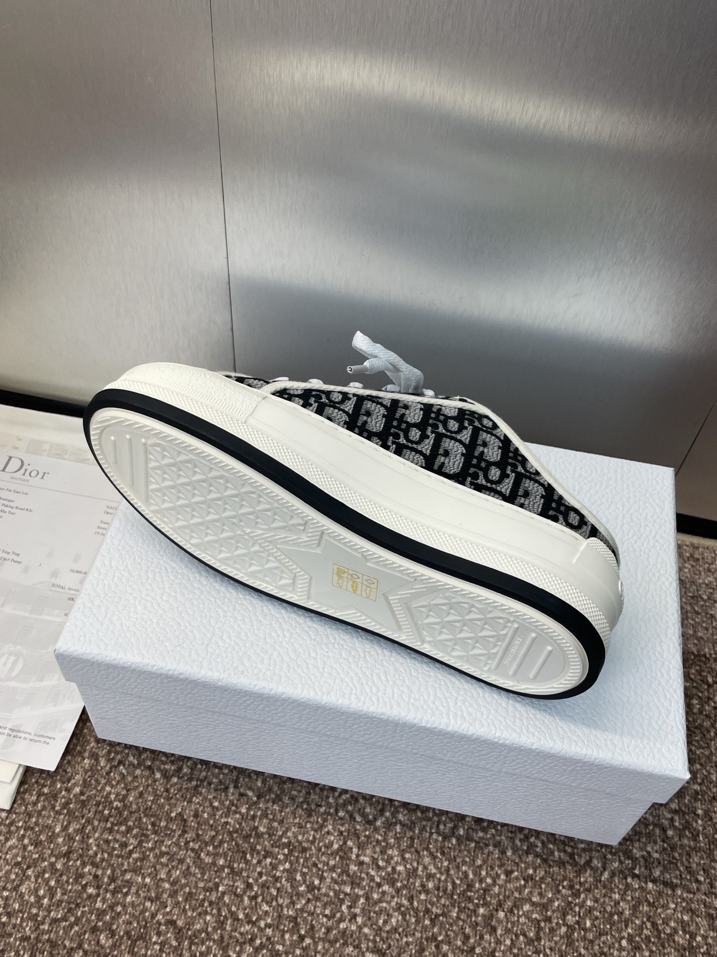 DIOR 25S WALK'N' SNEAKER IN BLACK WHITE OBLIQUE EMBROIDERED COTTON - 35