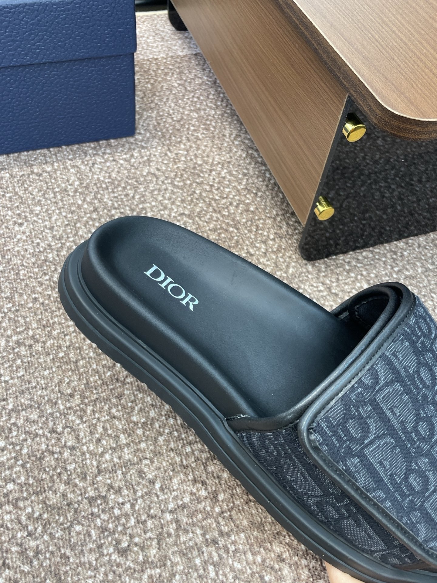 DIOR 25S ALIAS SLIDES IN BLACK CALFSKIN WITH CD OBLIQUE DARK BLUE LOGO - 39