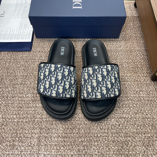 DIOR 25S ALIAS SLIDES IN BLACK CALFSKIN WITH CD OBLIQUE DEEP BLUE LOGO - 39