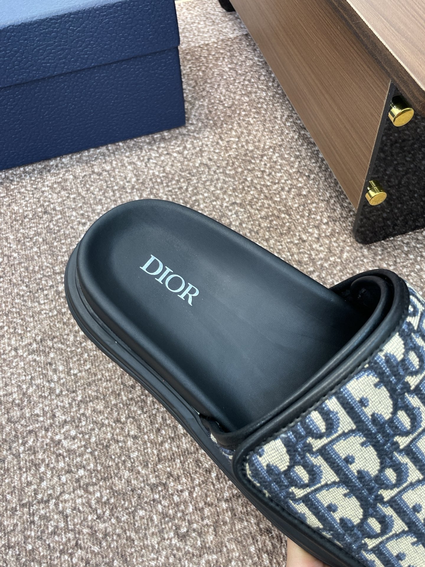 DIOR 25S ALIAS SLIDES IN BLACK CALFSKIN WITH CD OBLIQUE DEEP BLUE LOGO - 39