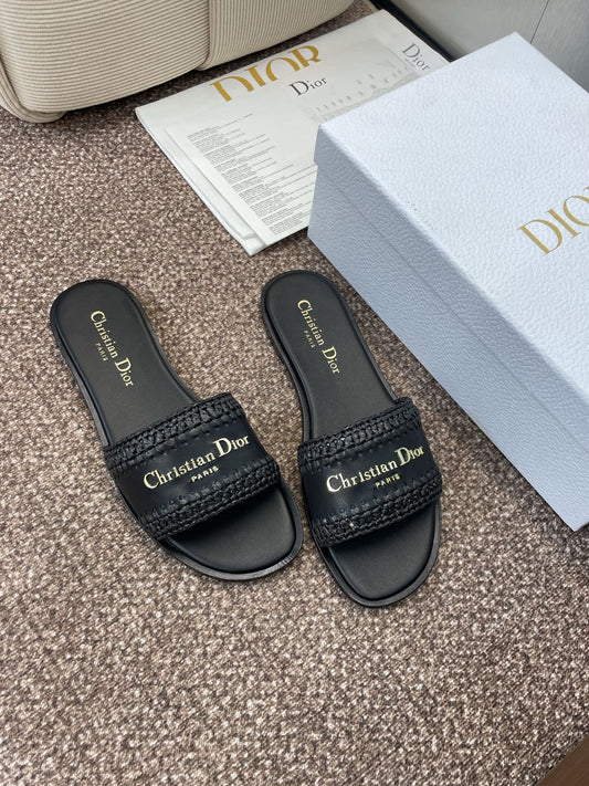 DIOR 25S ШЛЬОПАНЦІ D-LANE З ЧОРНОЇ ТЕЛЯЧОЇ ШКІРИ ТА ЧОРНОЇ ПЛЕТЕНОЇ РАФІЇ - 35